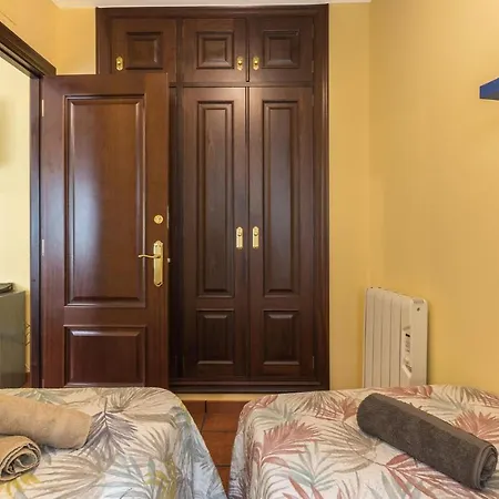 3 Bedroom Cozy In كوذِييرو