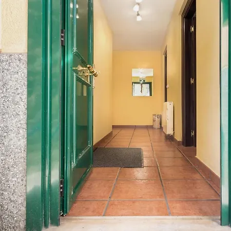 3 Bedroom Cozy In كوذِييرو